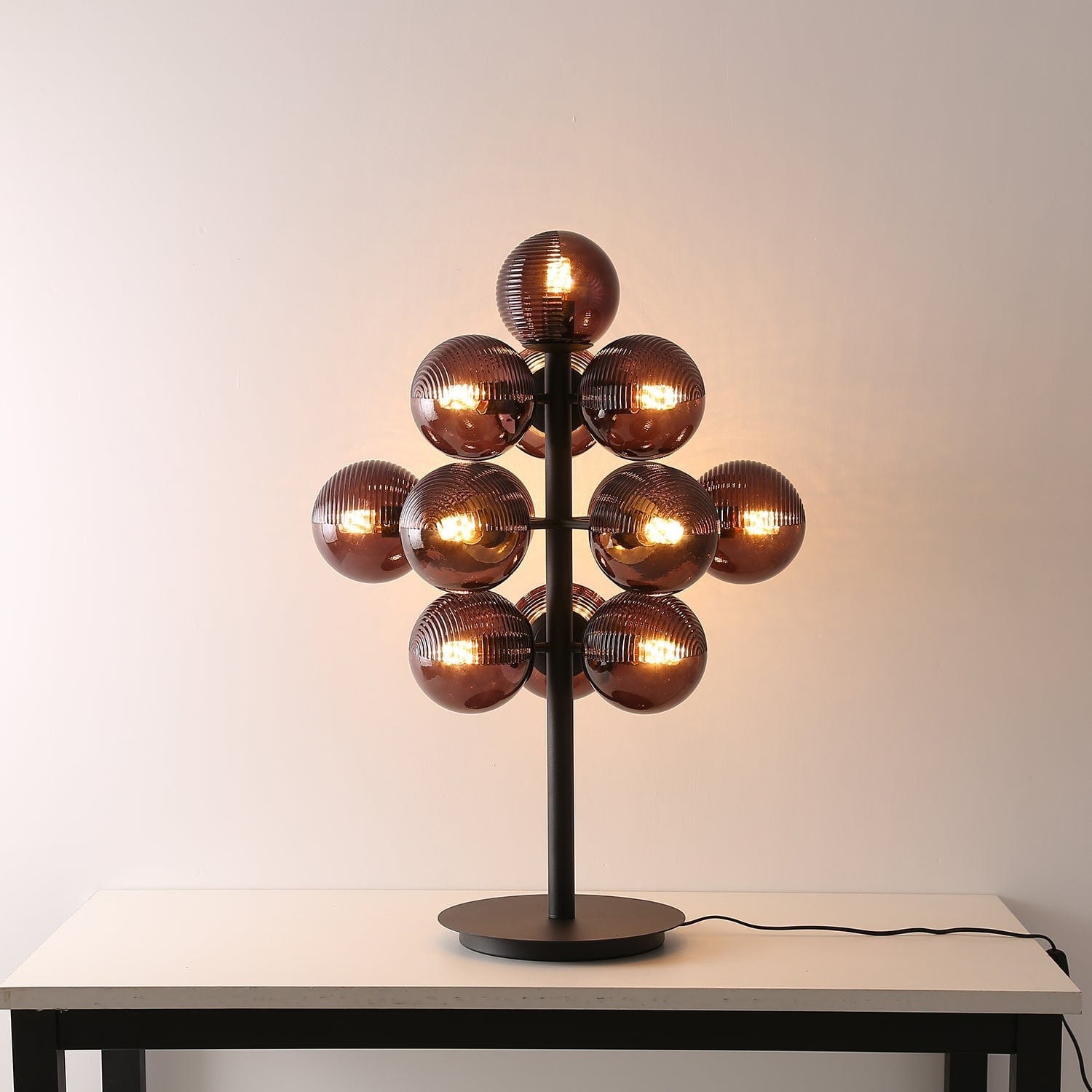 VineLux – Lampada da tavolo in metallo e vetro con elegante design a grappolo d'uva