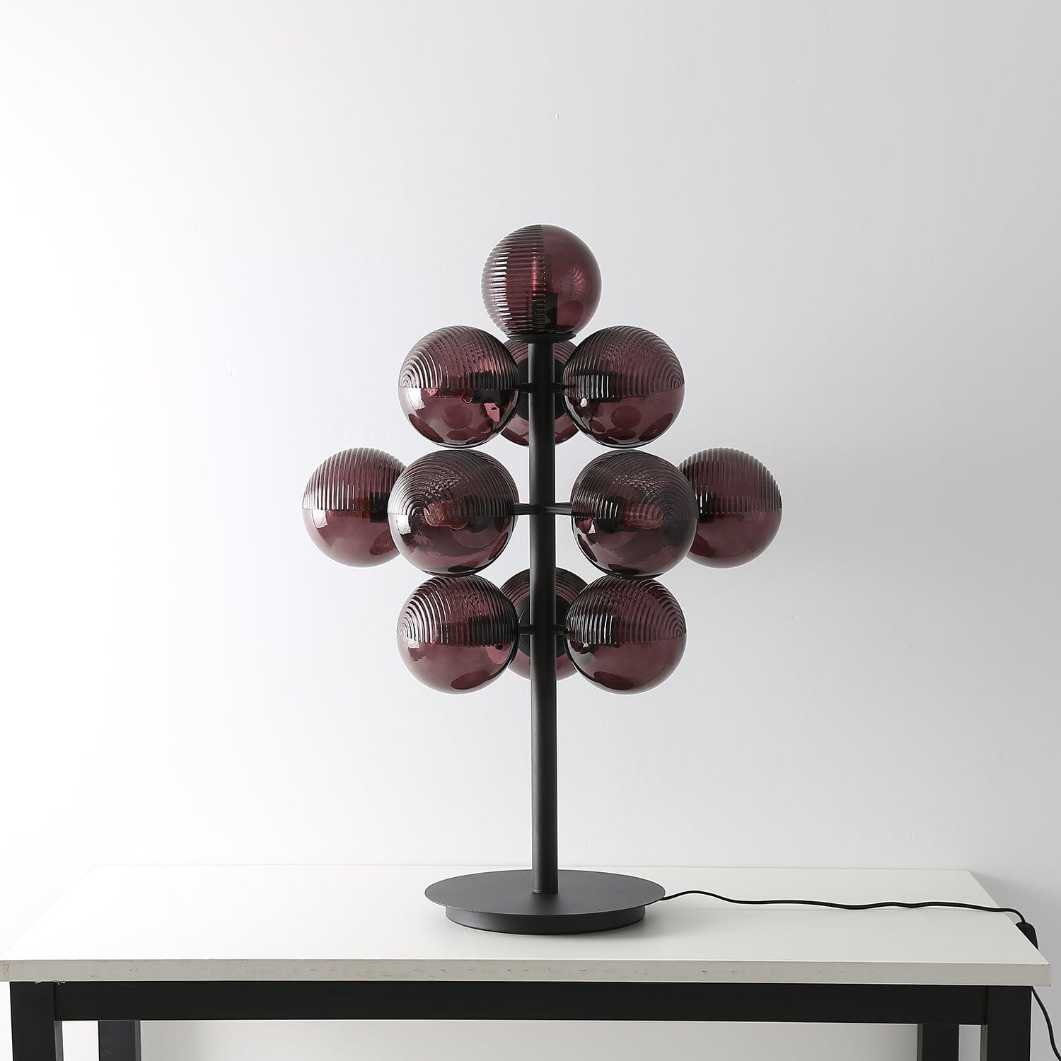 VineLux – Lampada da tavolo in metallo e vetro con elegante design a grappolo d'uva