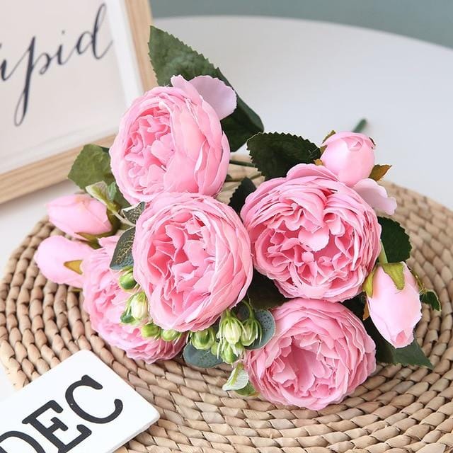 Composizione floreale elegante di peonie per decorare la casa – Tessuto non tessuto di alta qualità
