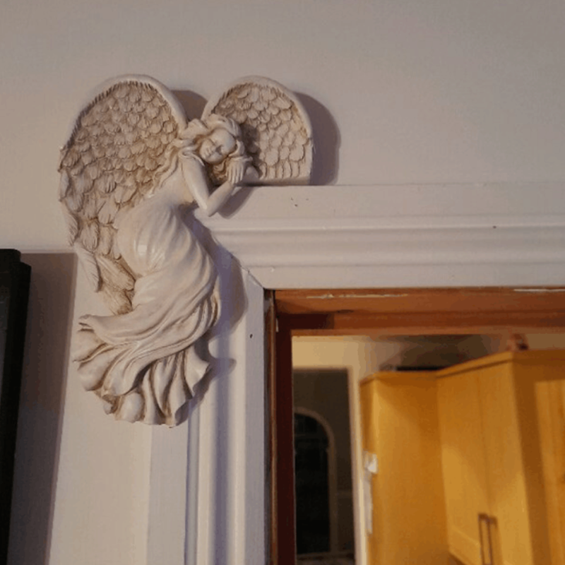 Decorazione per telai di porte con ali d'angelo in resina