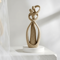 ABBRACCIO ETERNO – Scultura astratta come simbolo di amore senza tempo