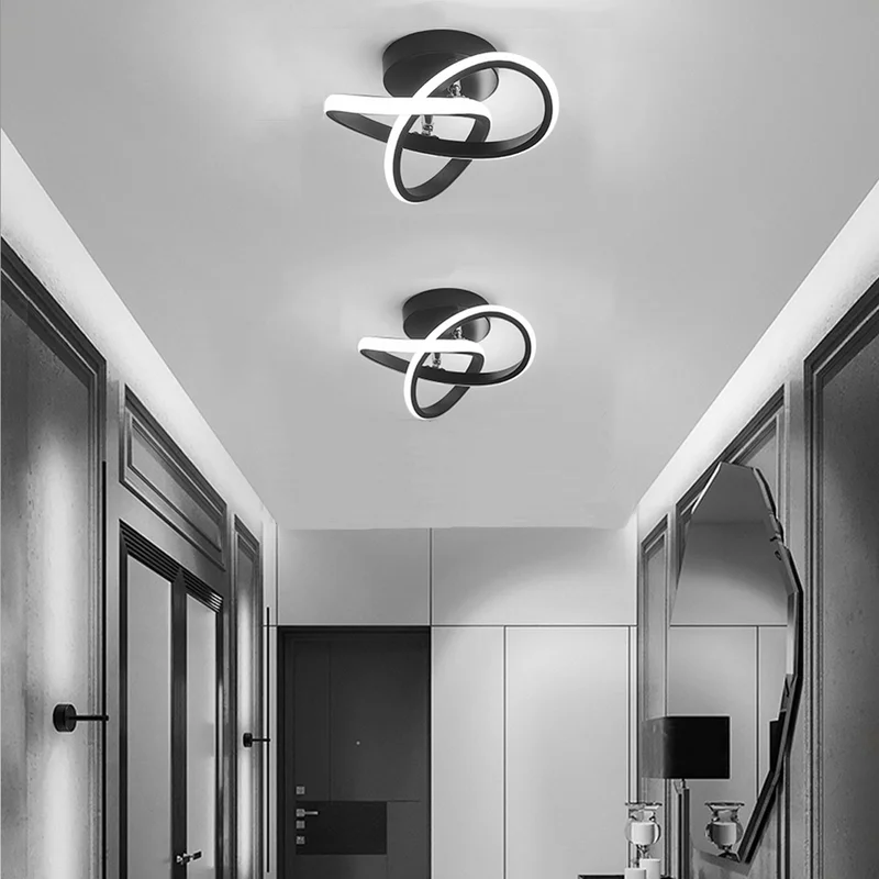 Lampada da soffitto con LED e telaio in metallo nero