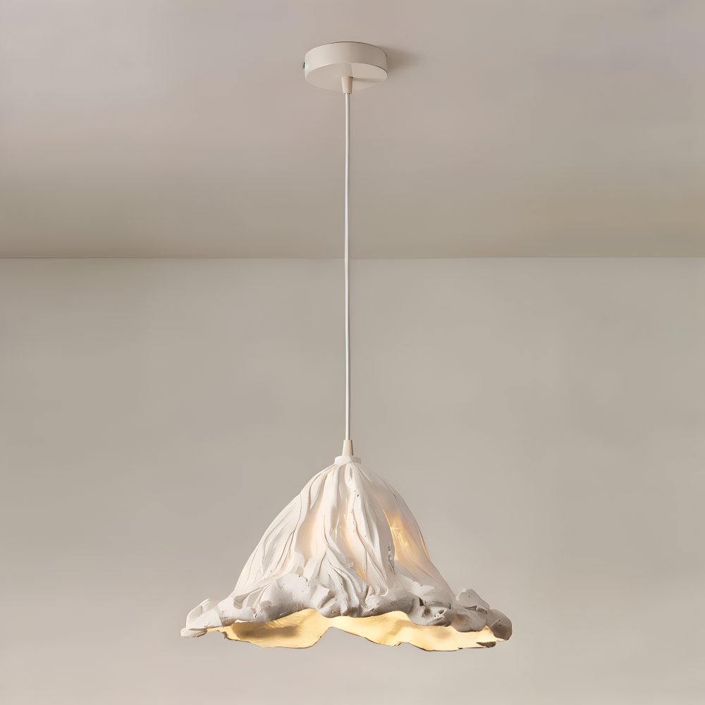 MagmaLume – Lampada a sospensione artistica ispirata ai vulcani in resina e metallo