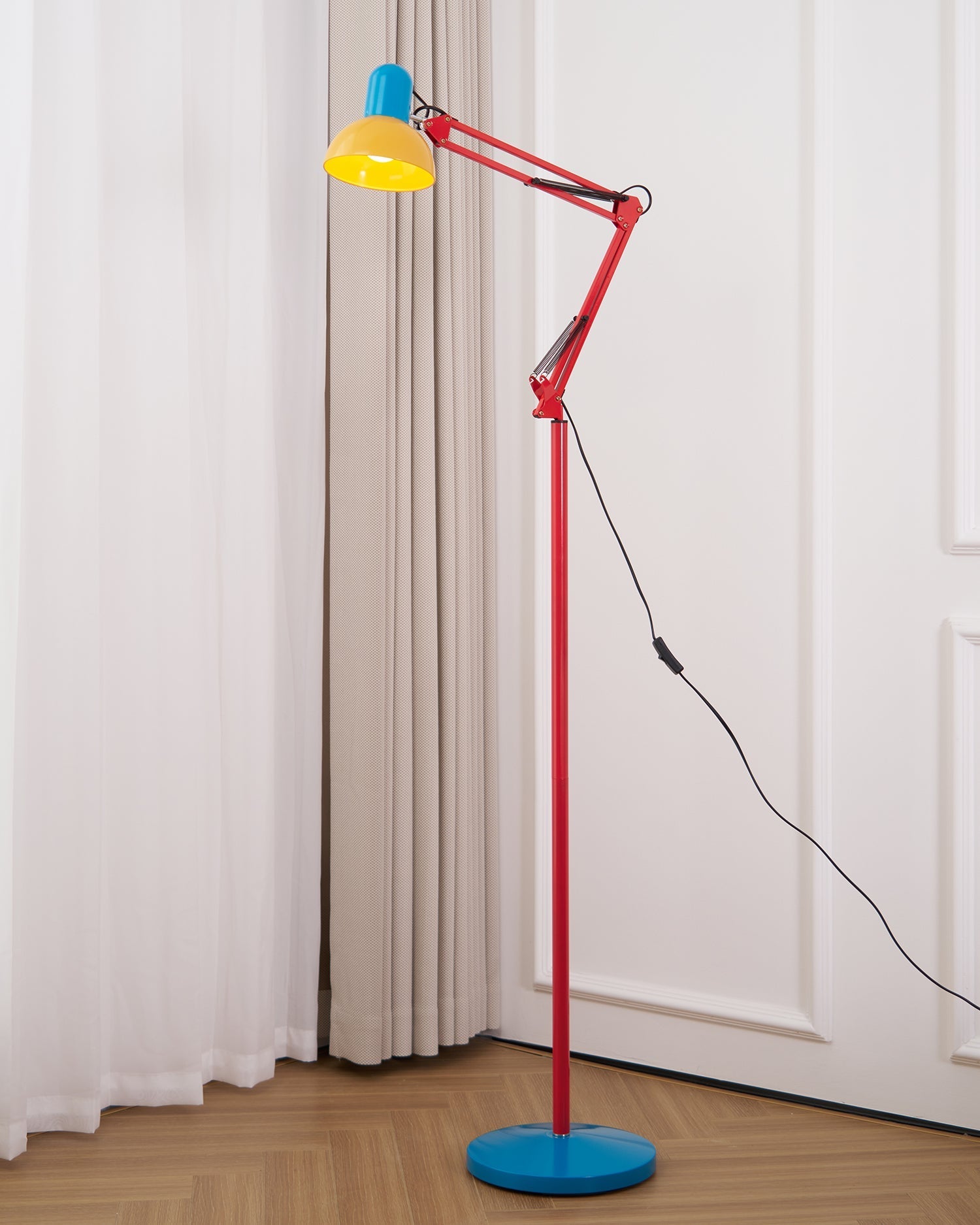 Noreya | Lampada da Terra Regolabile in Stile Memphis con Design dai Colori Audaci