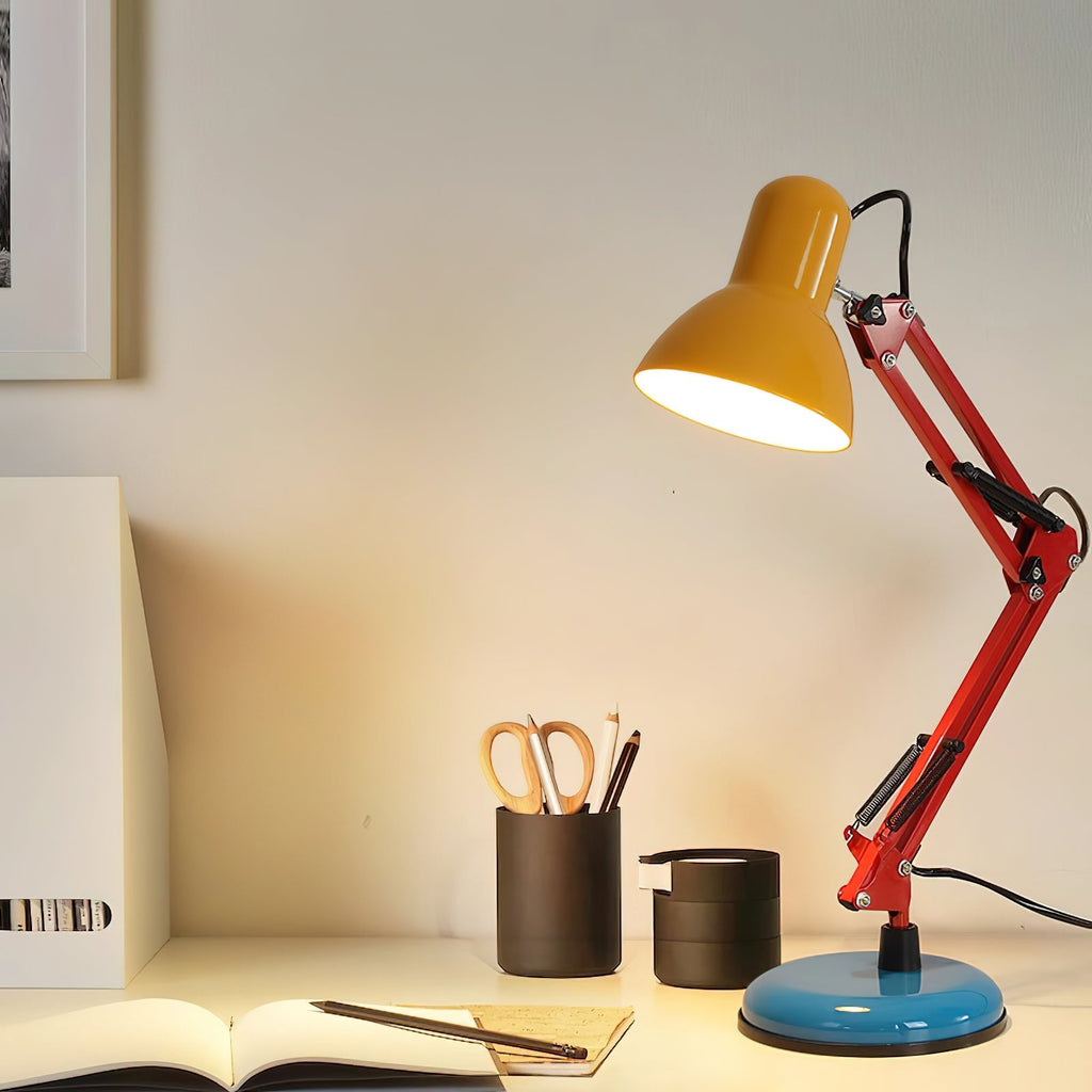 Velmora | Lampada da Scrivania Regolabile e Colorata con Braccio Meccanico e Design Plug-In