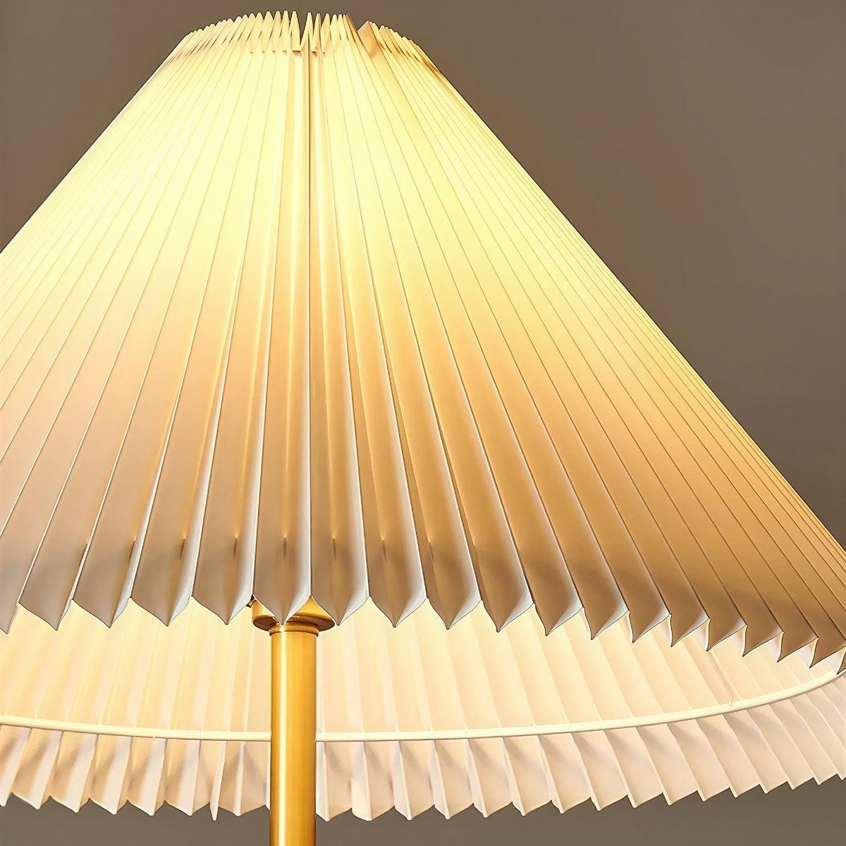 Lampada da Terra con Paralume Pieghettato a Cono