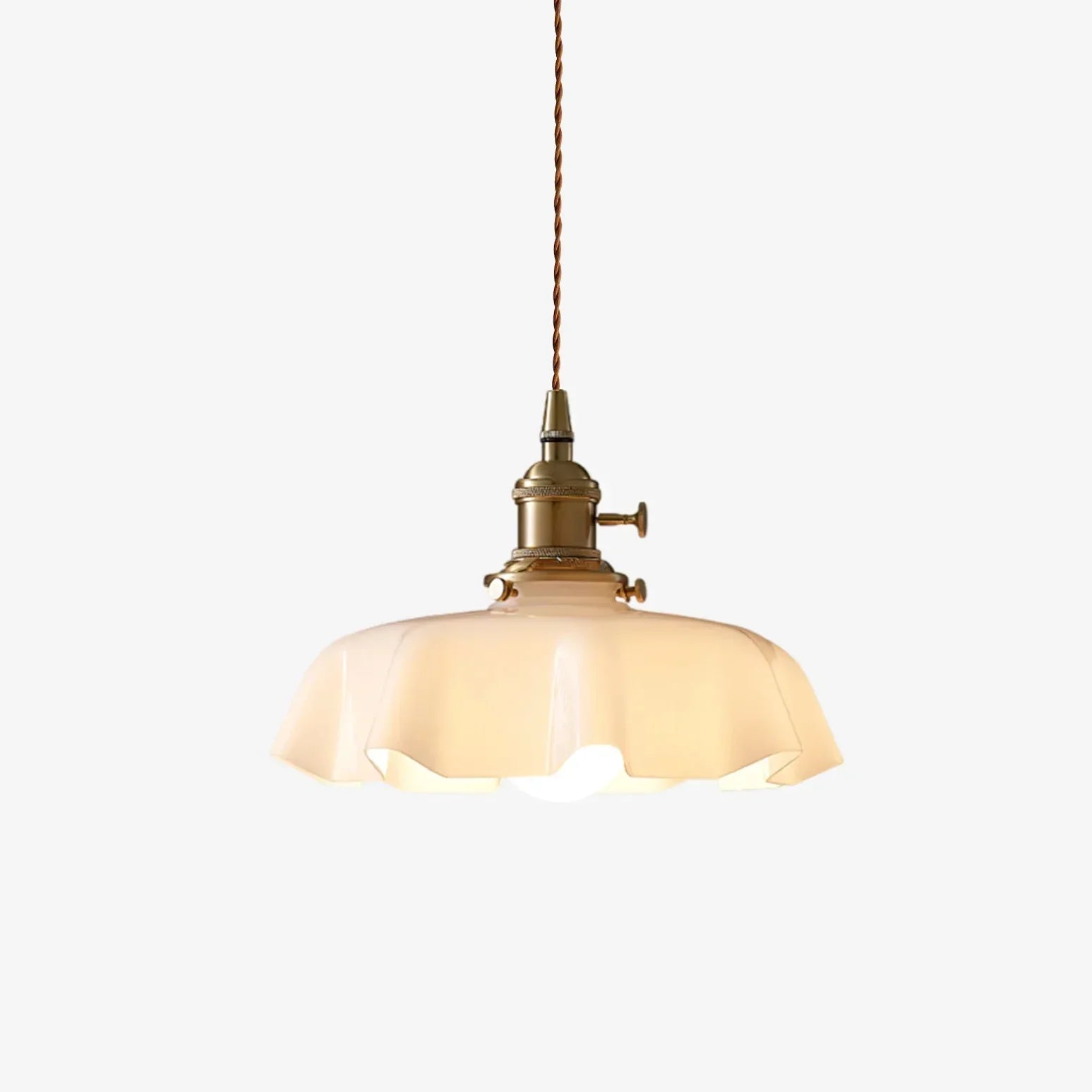 Lampada a sospensione in stile francese con paralume in vetro crema a forma scallop
