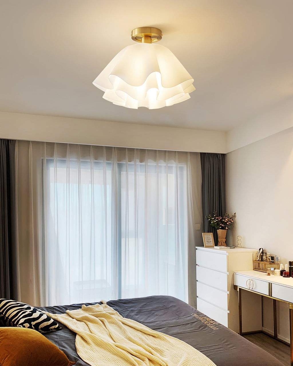 Eloriah | Lampadario in Ottone Pieghettato con Attacco E27 per Illuminazione Elegante di Bagni e Camere da Letto