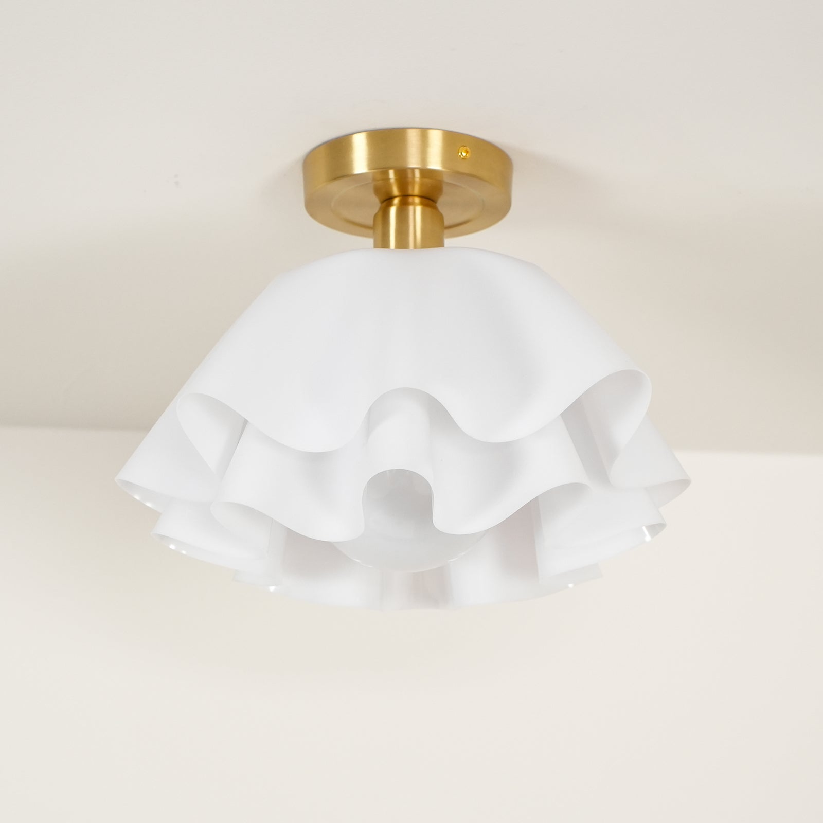 Eloriah | Lampadario in Ottone Pieghettato con Attacco E27 per Illuminazione Elegante di Bagni e Camere da Letto