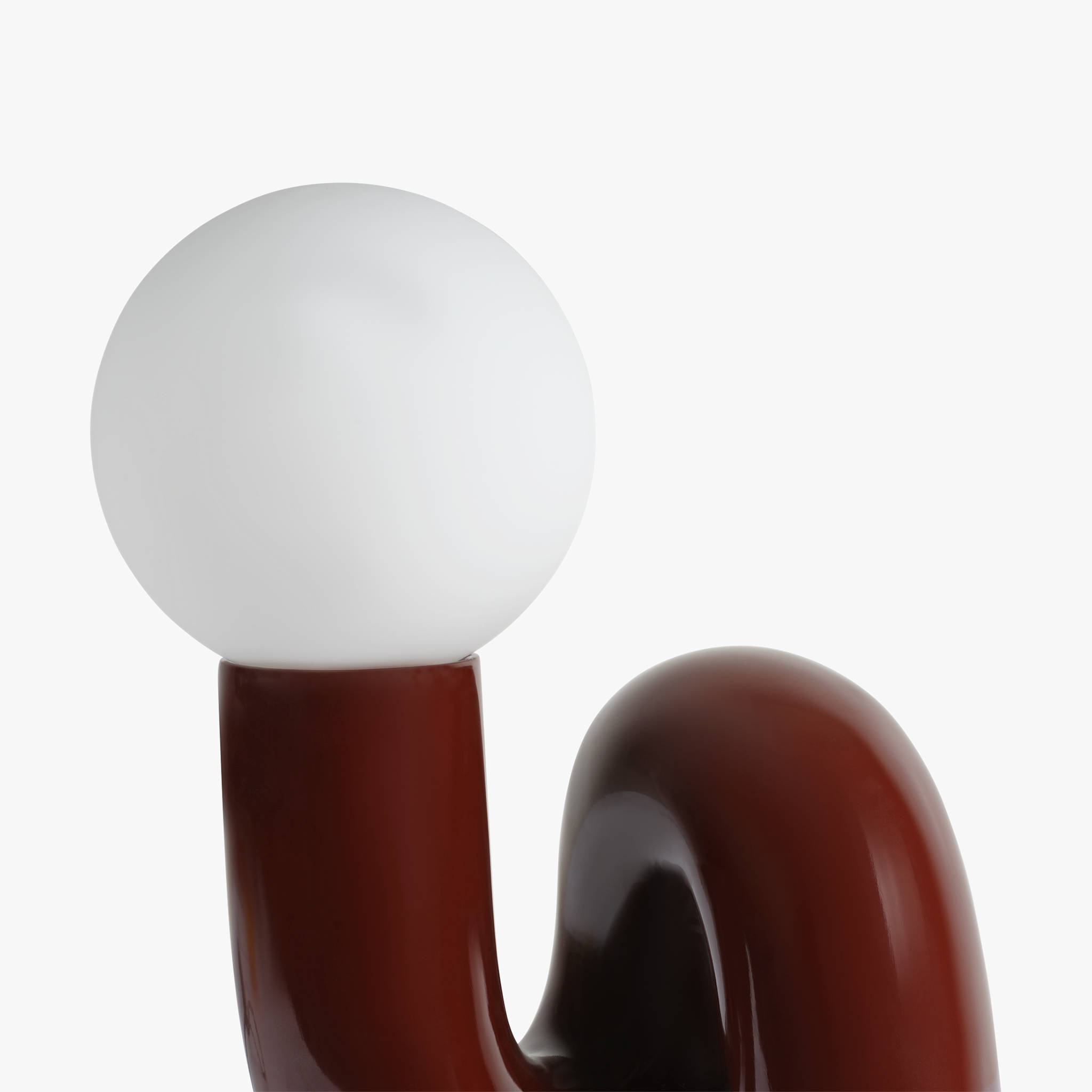 Avellon | Elegante Lampada da Tavolo con Base Scultorea e Luce Ambientale Soffusa
