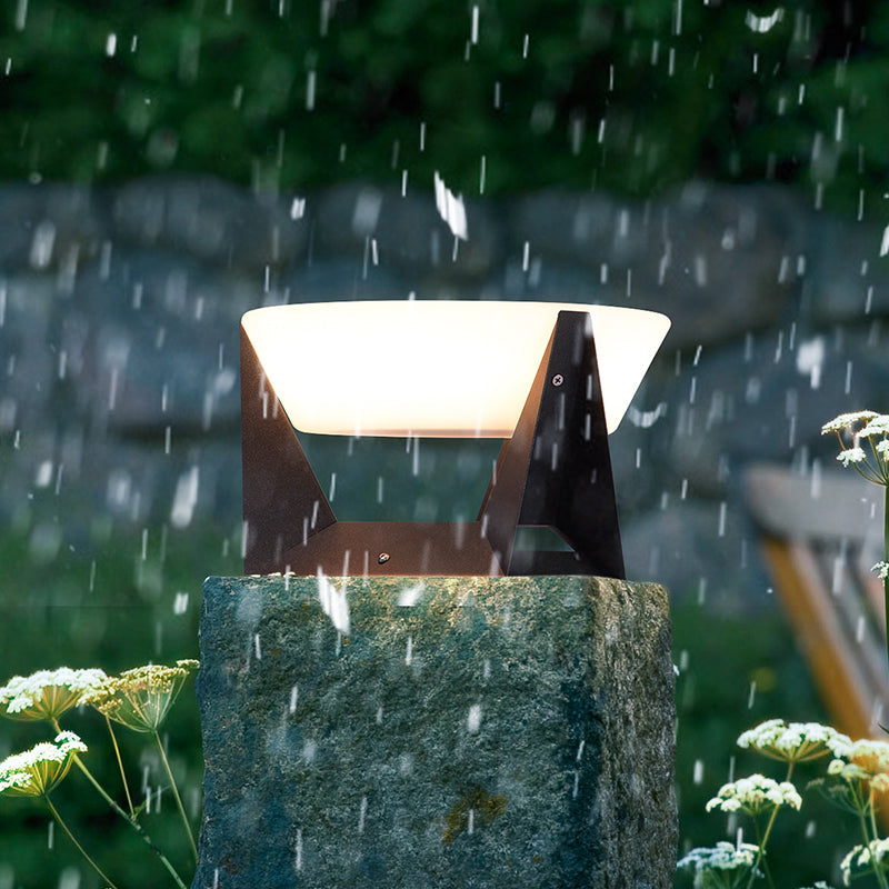 Lampada da Giardino Solare Nera con Struttura Quadrata e Parte Superiore Bianca