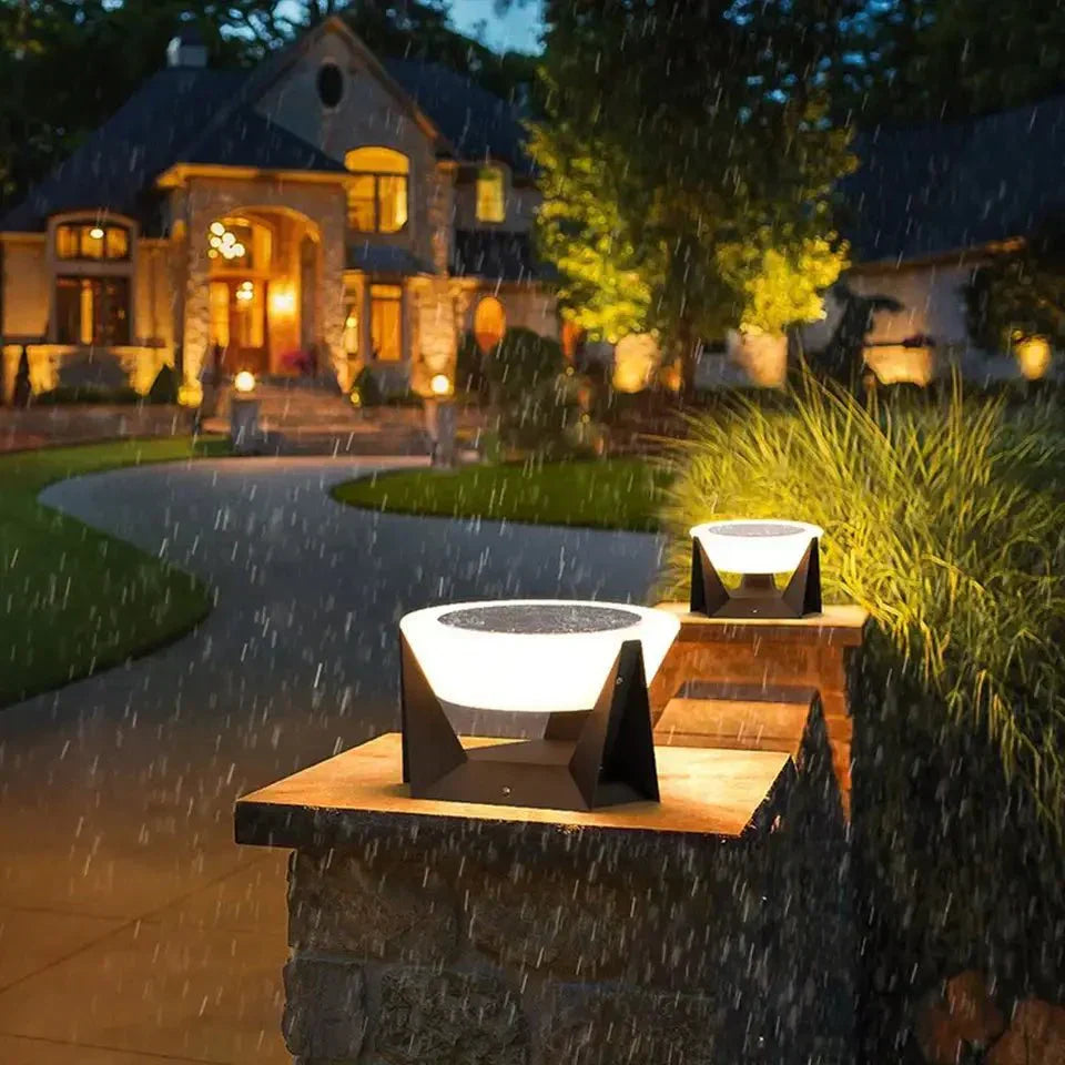 Lampada da Giardino Solare Nera con Struttura Quadrata e Parte Superiore Bianca