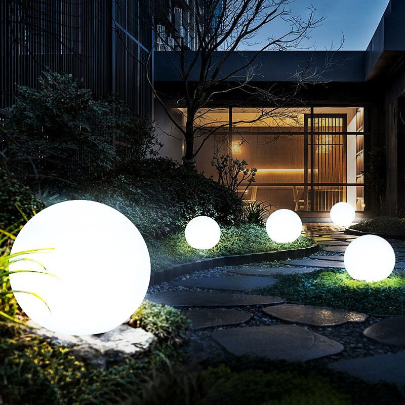 Luce da Giardino LED Rotonda Impermeabile con 16 Colori e Telecomando - Perfetta per Giardino, Portico e Feste