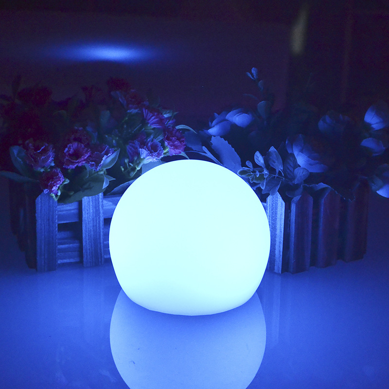 Luce da Giardino LED Rotonda Impermeabile con 16 Colori e Telecomando - Perfetta per Giardino, Portico e Feste
