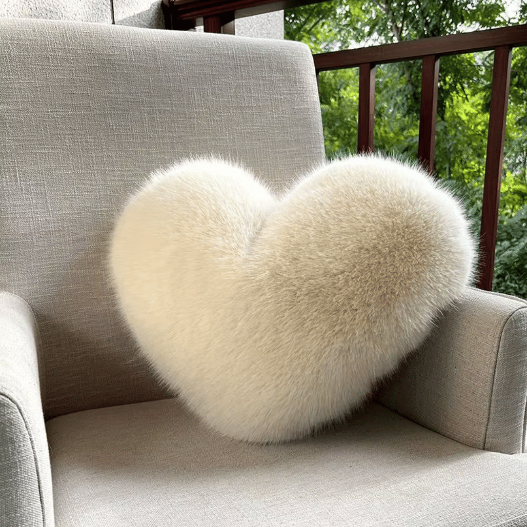 HUGNEST – Cuscino in pelliccia sintetica a forma di cuore per ambienti caldi e moderni