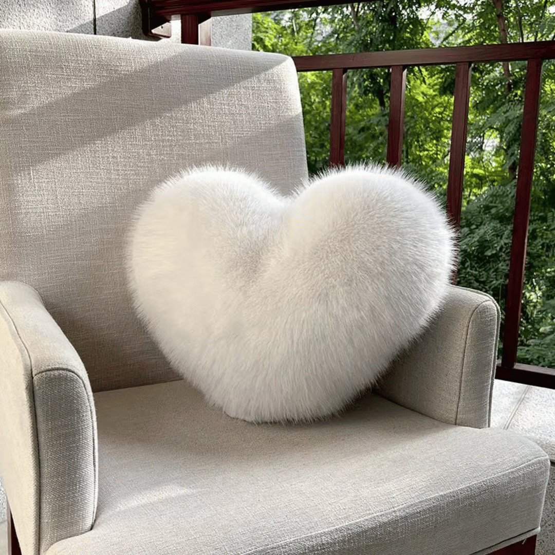 HUGNEST – Cuscino in pelliccia sintetica a forma di cuore per ambienti caldi e moderni