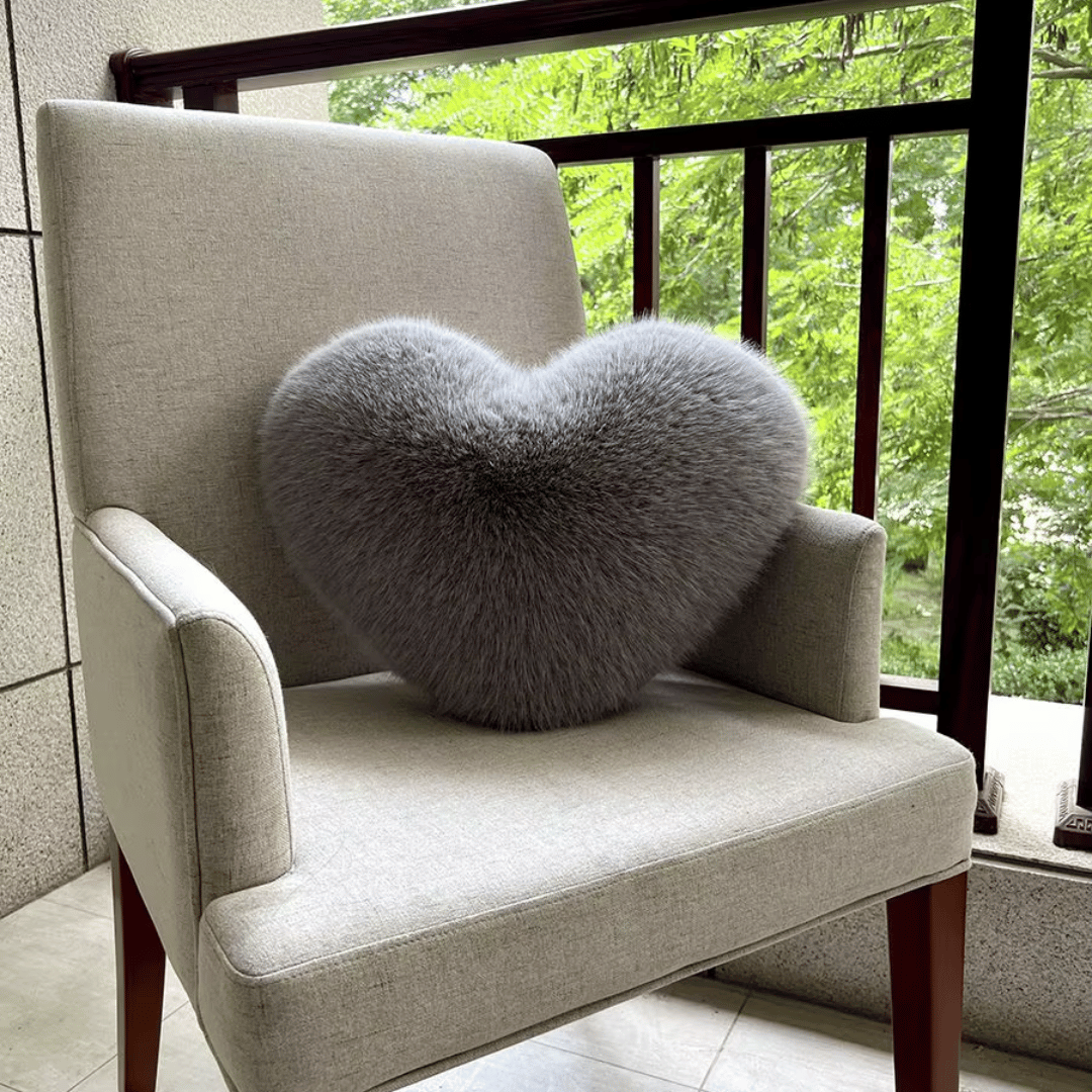 HUGNEST – Cuscino in pelliccia sintetica a forma di cuore per ambienti caldi e moderni