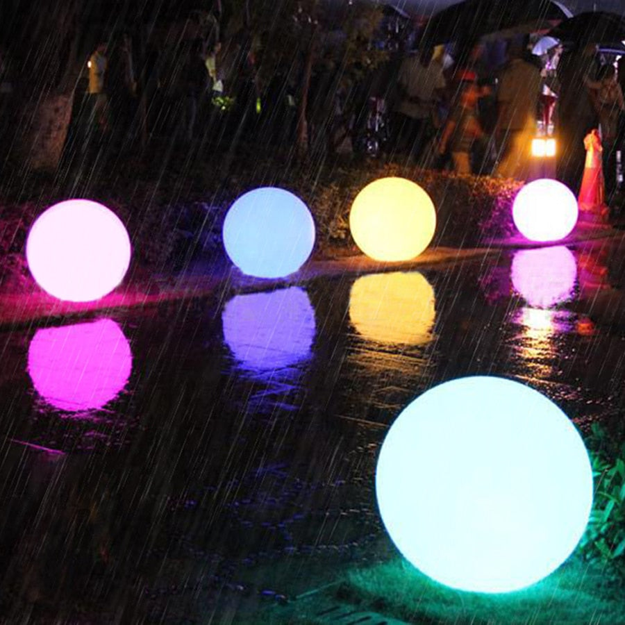 Luce da Giardino LED Rotonda Impermeabile con 16 Colori e Telecomando - Perfetta per Giardino, Portico e Feste