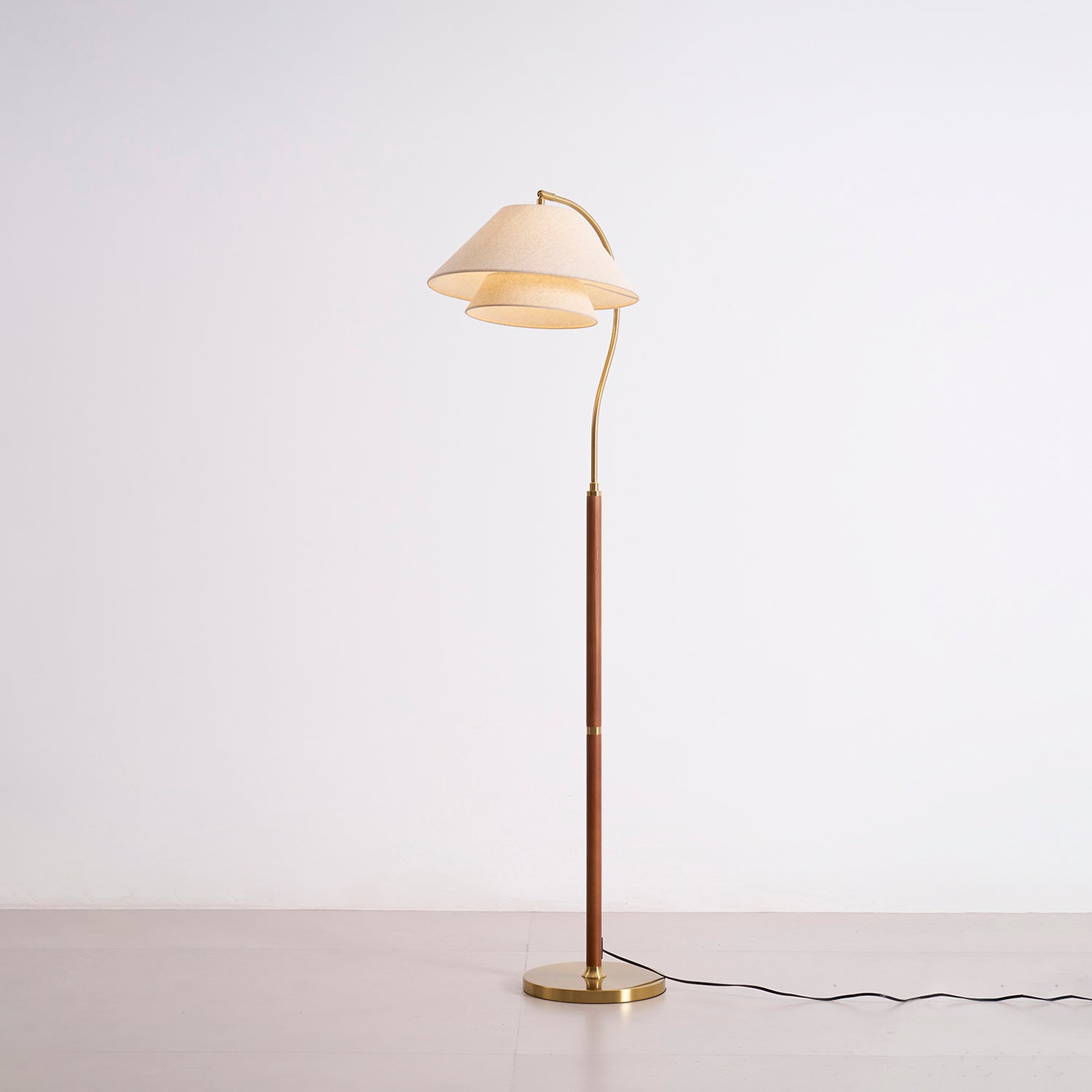 Silvara | Lampada da Terra Moderna con Design a Doppio Paralume in Tessuto per Ambienti Raffinati