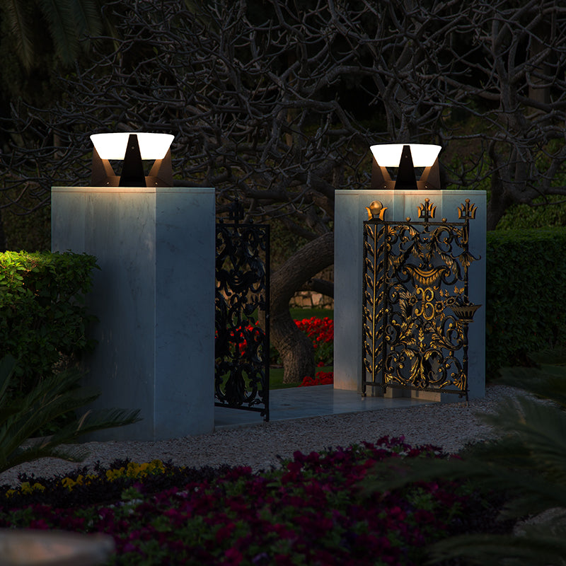 Lampada da Giardino Solare Nera con Struttura Quadrata e Parte Superiore Bianca