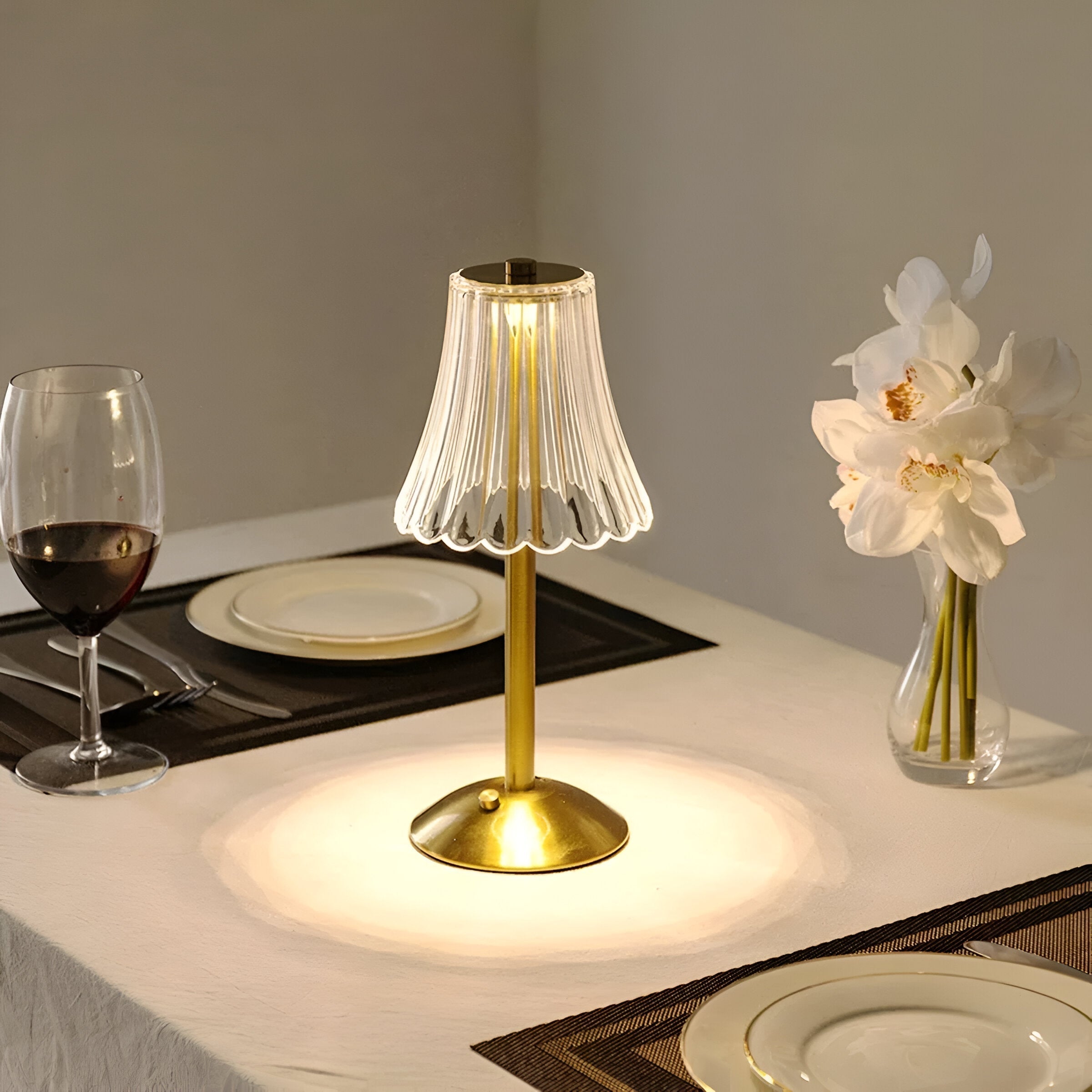 Lampada da Tavolo LED Senza Fili con Ombrello Trasparente Texturizzato e Supporto in Metallo