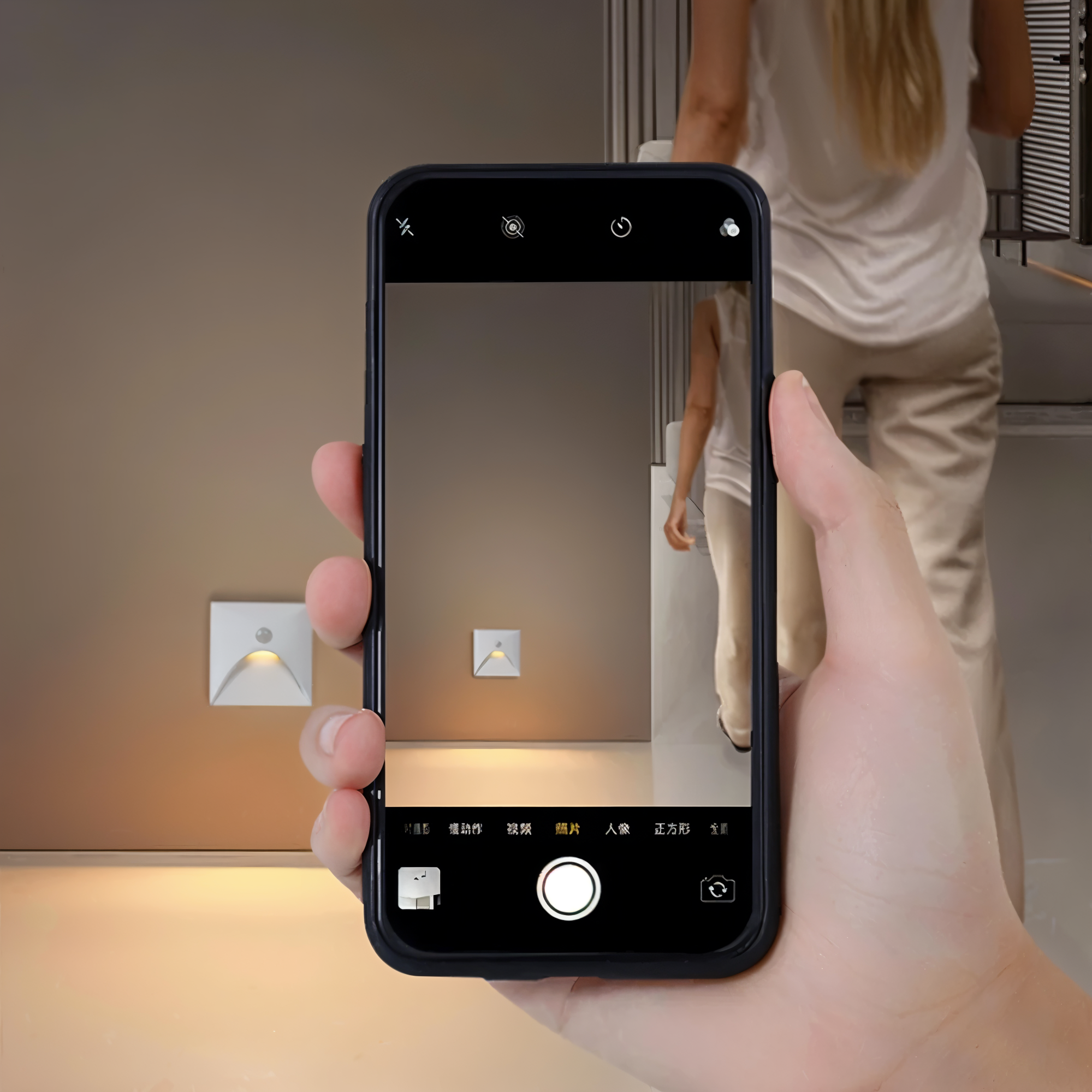 LuminiPath - Luce da Parete Impermeabile IP65 - Luce da Parete Interna ed Esterna - Luce da Parete LED con Sensore di Movimento