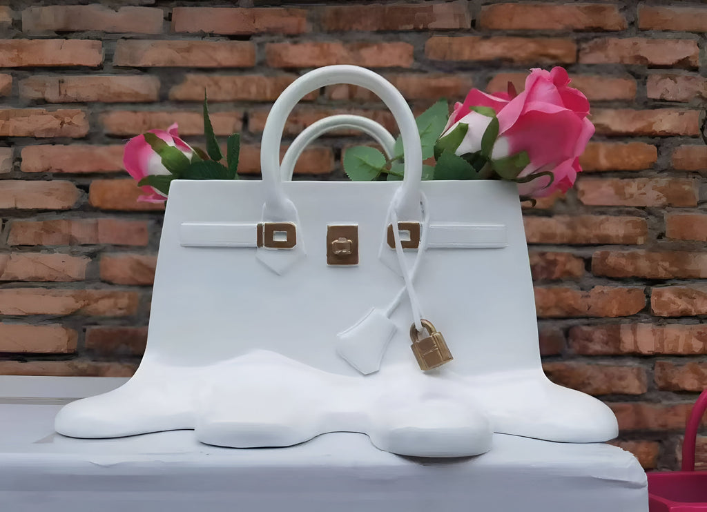 Melantha - Vaso Elegante in Resina con Silhouette di Borsa