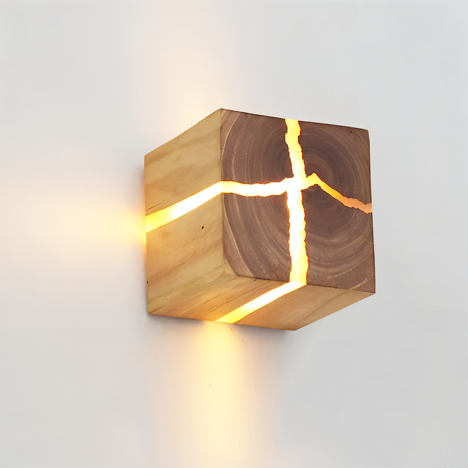 QuadCrackle – Lampada da Parete in Legno Fatta a Mano con Design Artistico Crackle