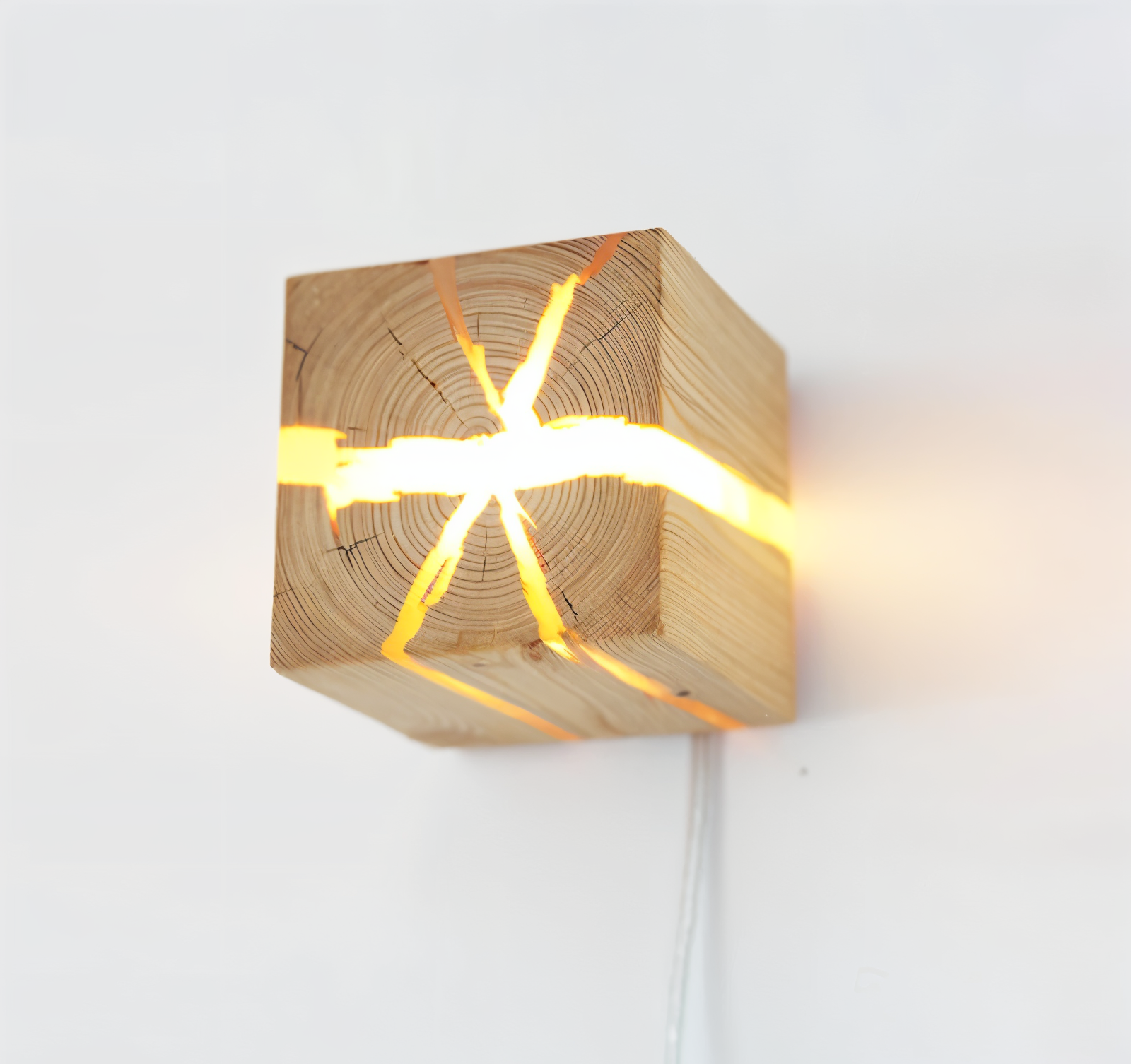 QuadCrackle – Lampada da Parete in Legno Fatta a Mano con Design Artistico Crackle