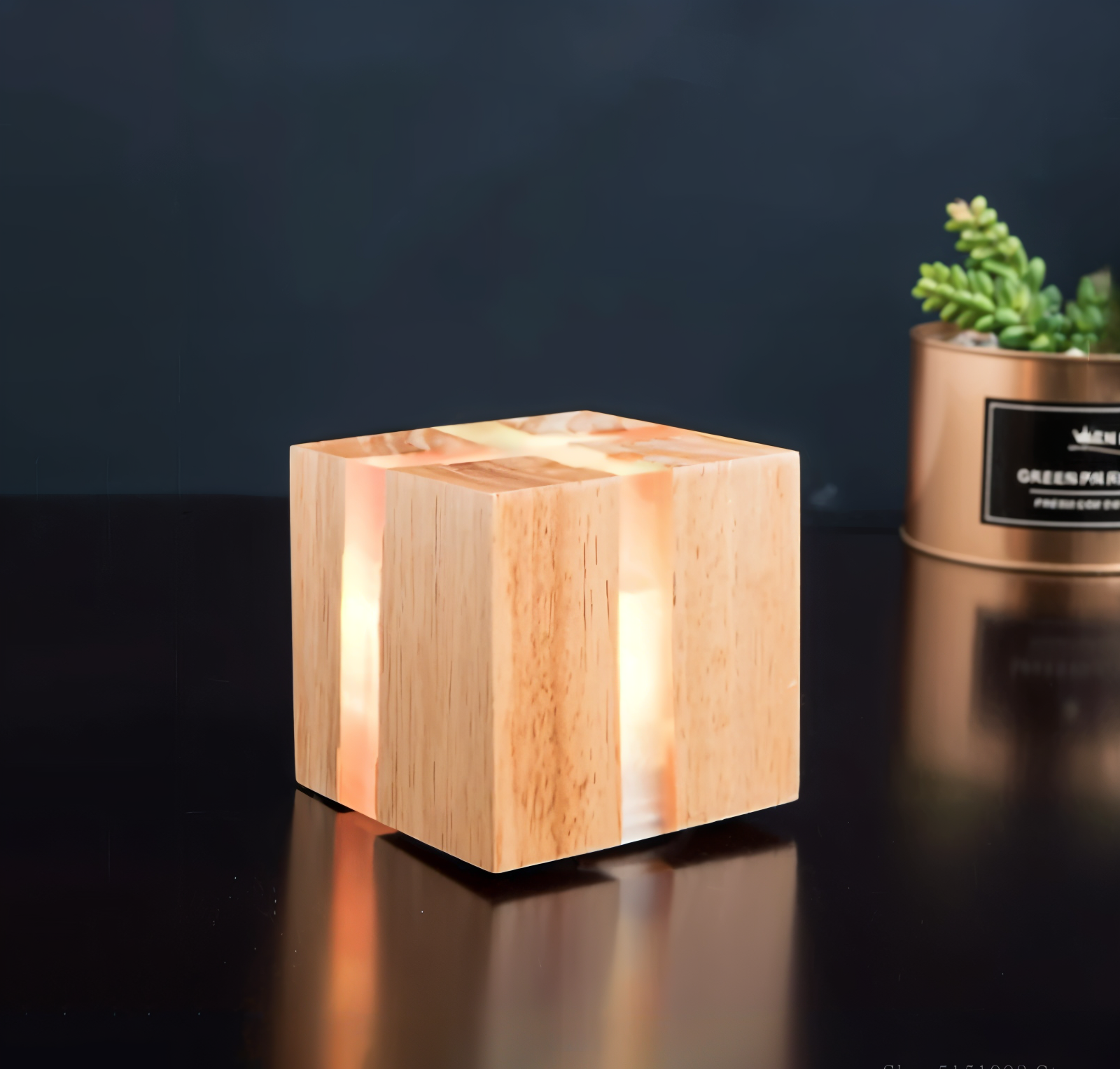 QuadCrackle – Lampada da Parete in Legno Fatta a Mano con Design Artistico Crackle