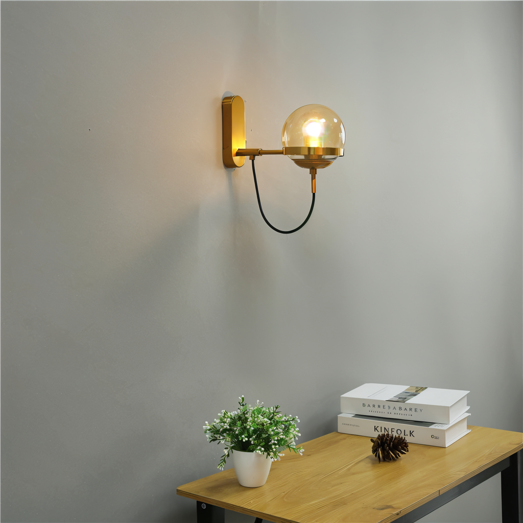 ScandiShine – Applique in Vetro con Design Nordico e Illuminazione a LED per Uso Interno