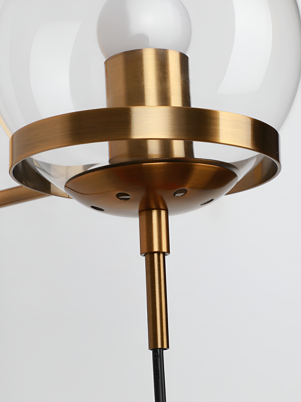 ScandiShine – Applique in Vetro con Design Nordico e Illuminazione a LED per Uso Interno