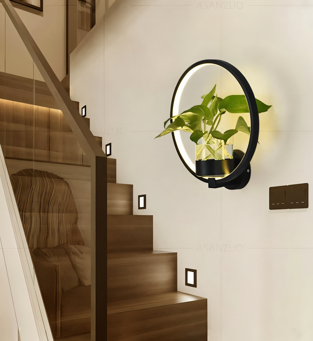 LumiGrow – Lampada da Parete LED Minimalista con Portavaso Integrato