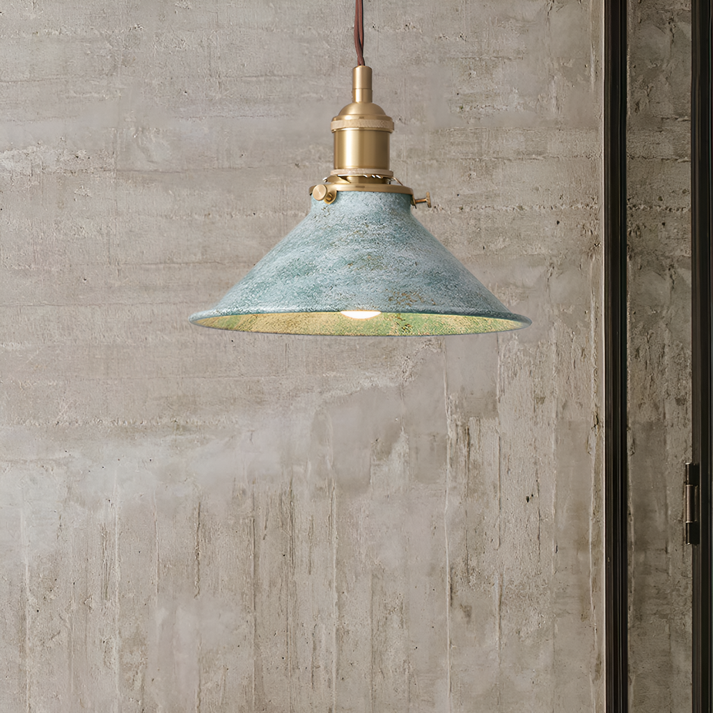 Ferrolume – Lampada a sospensione industriale in metallo con design conico