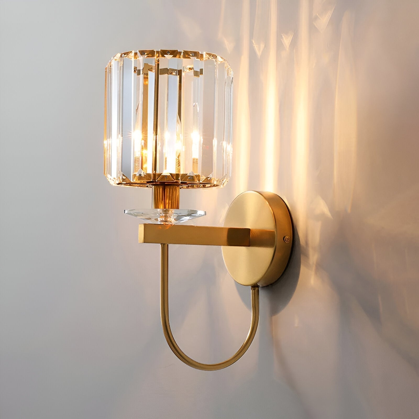 LustraRay – Applique Vintage in Cristallo con Design Cilindrico e Illuminazione a LED