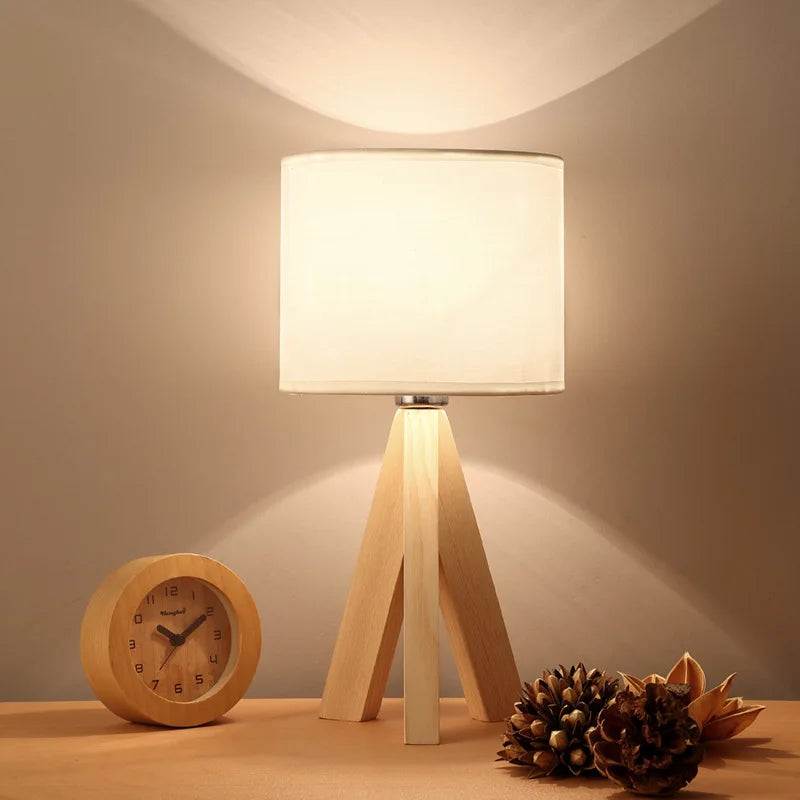 NordLjus – Lampada da tavolo in legno con attacco E27