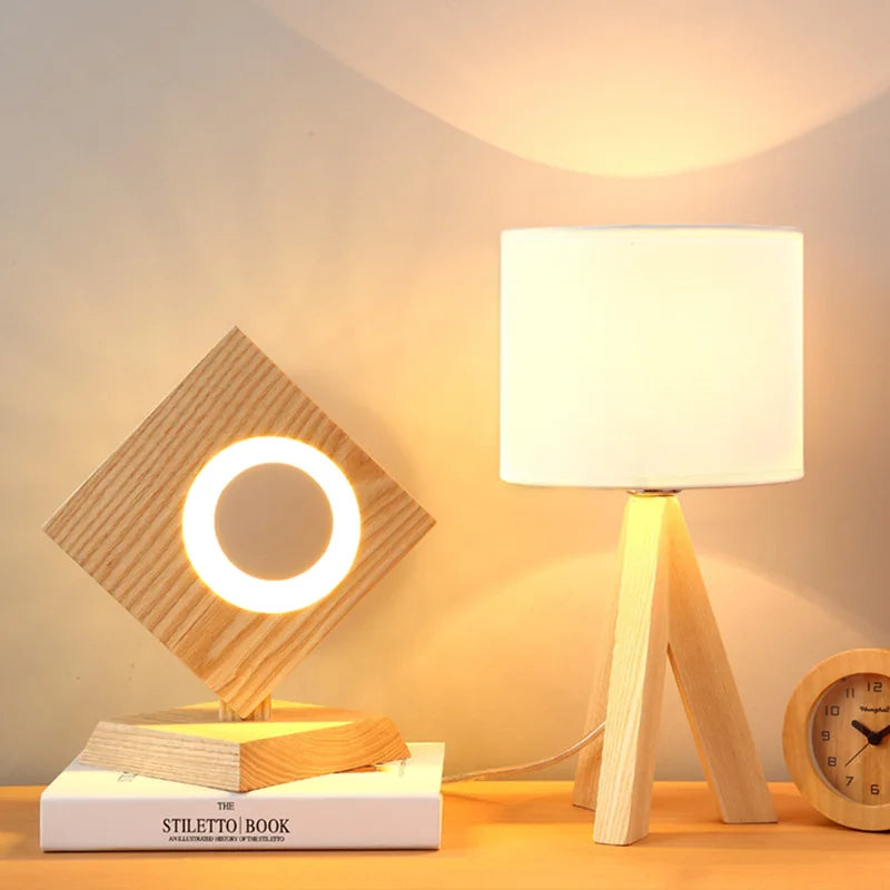 NordLjus – Lampada da tavolo in legno con attacco E27