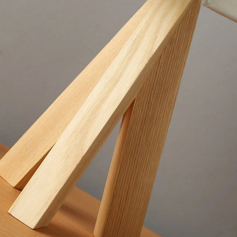 NordLjus – Lampada da tavolo in legno con attacco E27