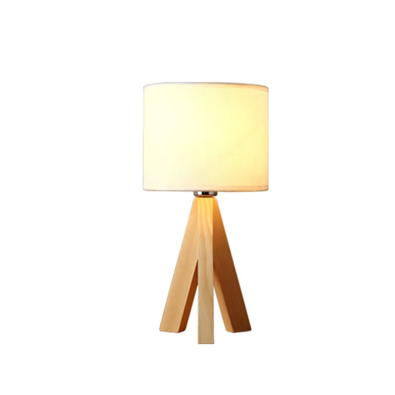 NordLjus – Lampada da tavolo in legno con attacco E27