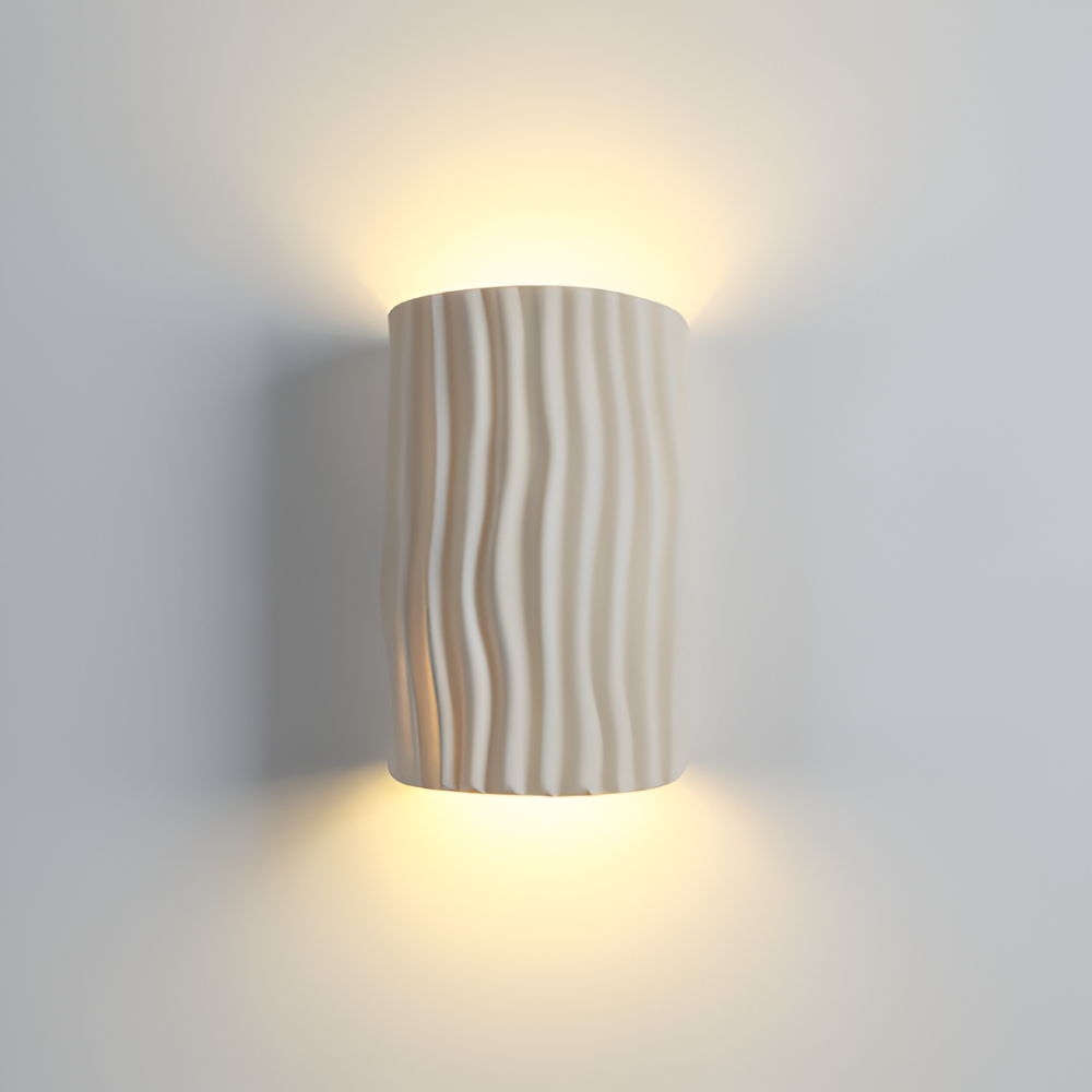 HuePleat – Applique Curvo Pieghettato in Resina con Illuminazione LED Direzionata Verso l'Alto e Verso il Basso