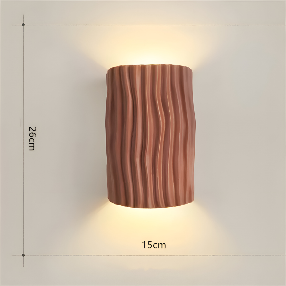 HuePleat – Applique Curvo Pieghettato in Resina con Illuminazione LED Direzionata Verso l'Alto e Verso il Basso