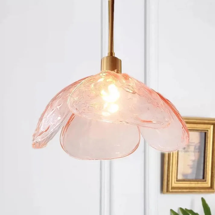 Lampada Moderna a Forma di Fiore: Un Connubio di Arte e Funzionalità