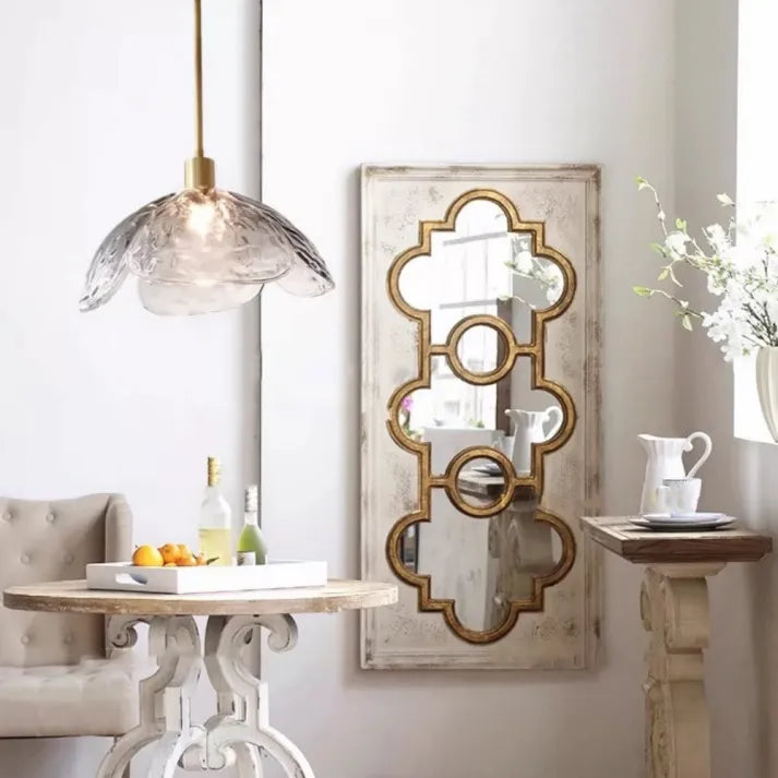 Lampada Moderna a Forma di Fiore: Un Connubio di Arte e Funzionalità