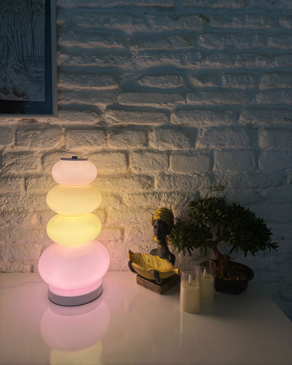 Avenora | Lampada da Terra Scultorea con LED da 2400lm per Soggiorni Moderni