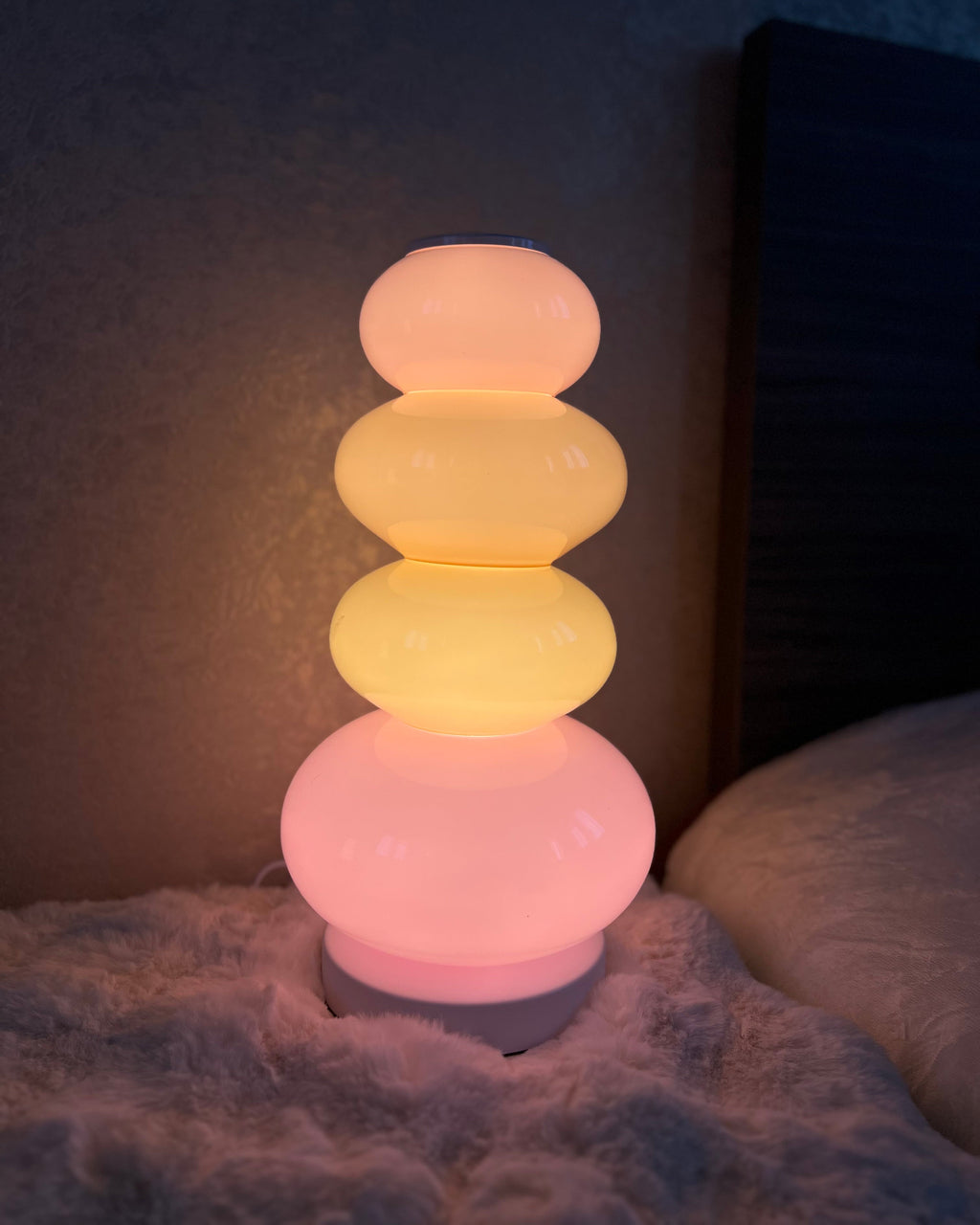 Avenora | Lampada da Terra Scultorea con LED da 2400lm per Soggiorni Moderni
