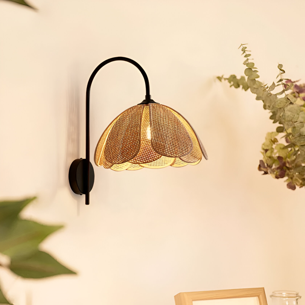 SoraLeaf – Lampada da Parete Giapponese Wabi Sabi in Rattan | Design a Forma di Petalo Fatta a Mano con Eleganza Naturale