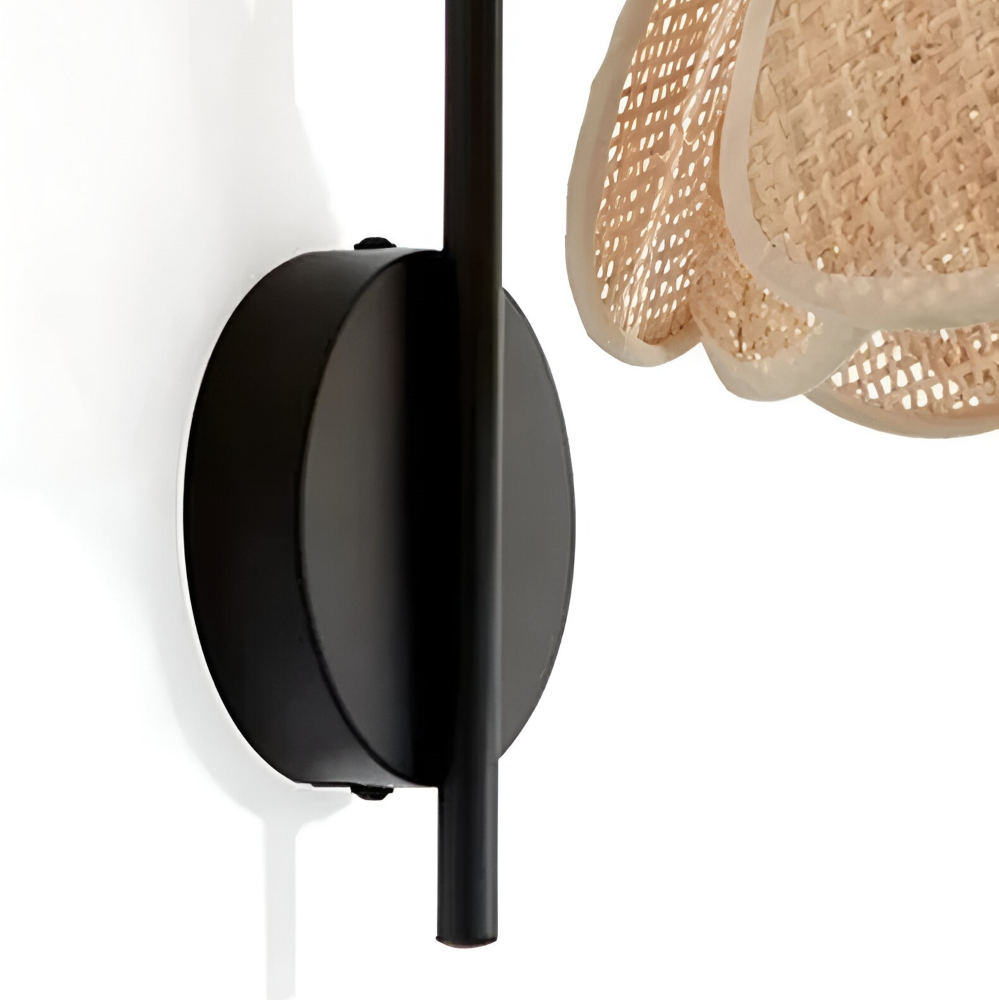 SoraLeaf – Lampada da Parete Giapponese Wabi Sabi in Rattan | Design a Forma di Petalo Fatta a Mano con Eleganza Naturale