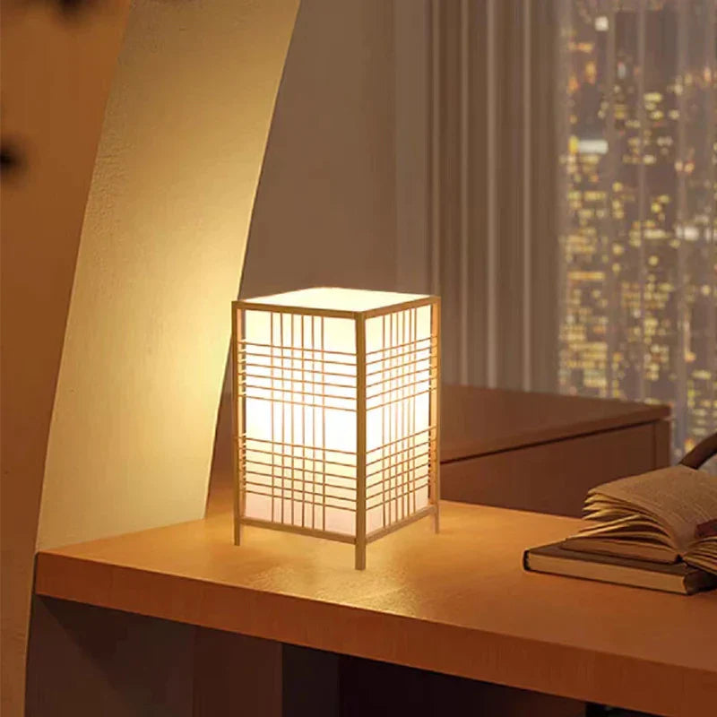 Lampada da Tavolo Zenro in Bambù e Legno – Design Giapponese per un Atmosfera Rilassante