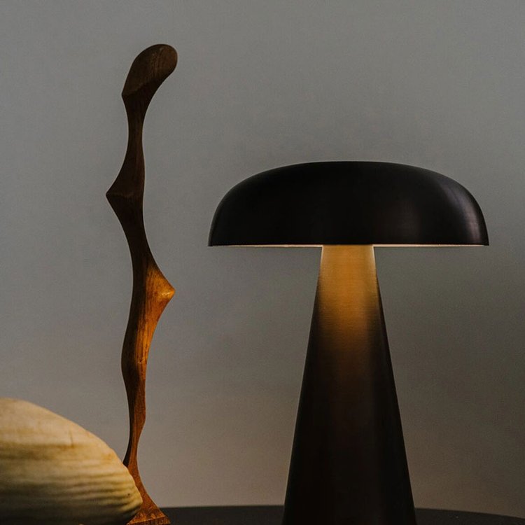 Lampada da tavolo senza fili | Luce calda | Base in metallo stabile | LumaMush