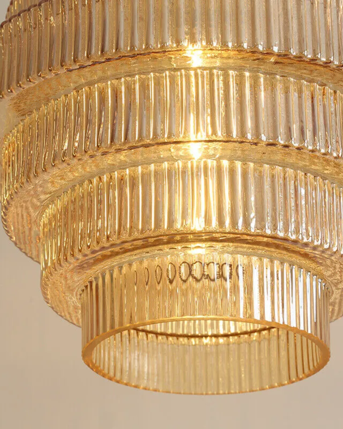 Elvoria | Lampada a sospensione in vetro architettonico con pannelli stratificati e design minimalista Japandi